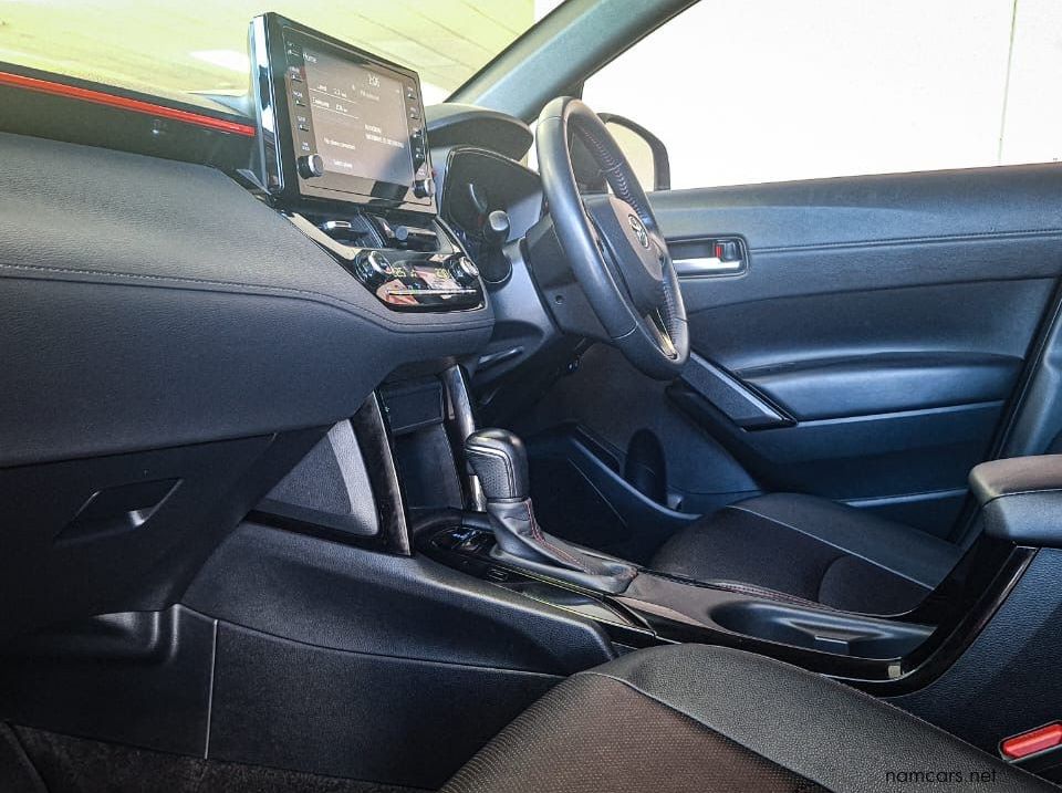 2022 Toyota Corolla Cross 1.8 GRS CVT pictures