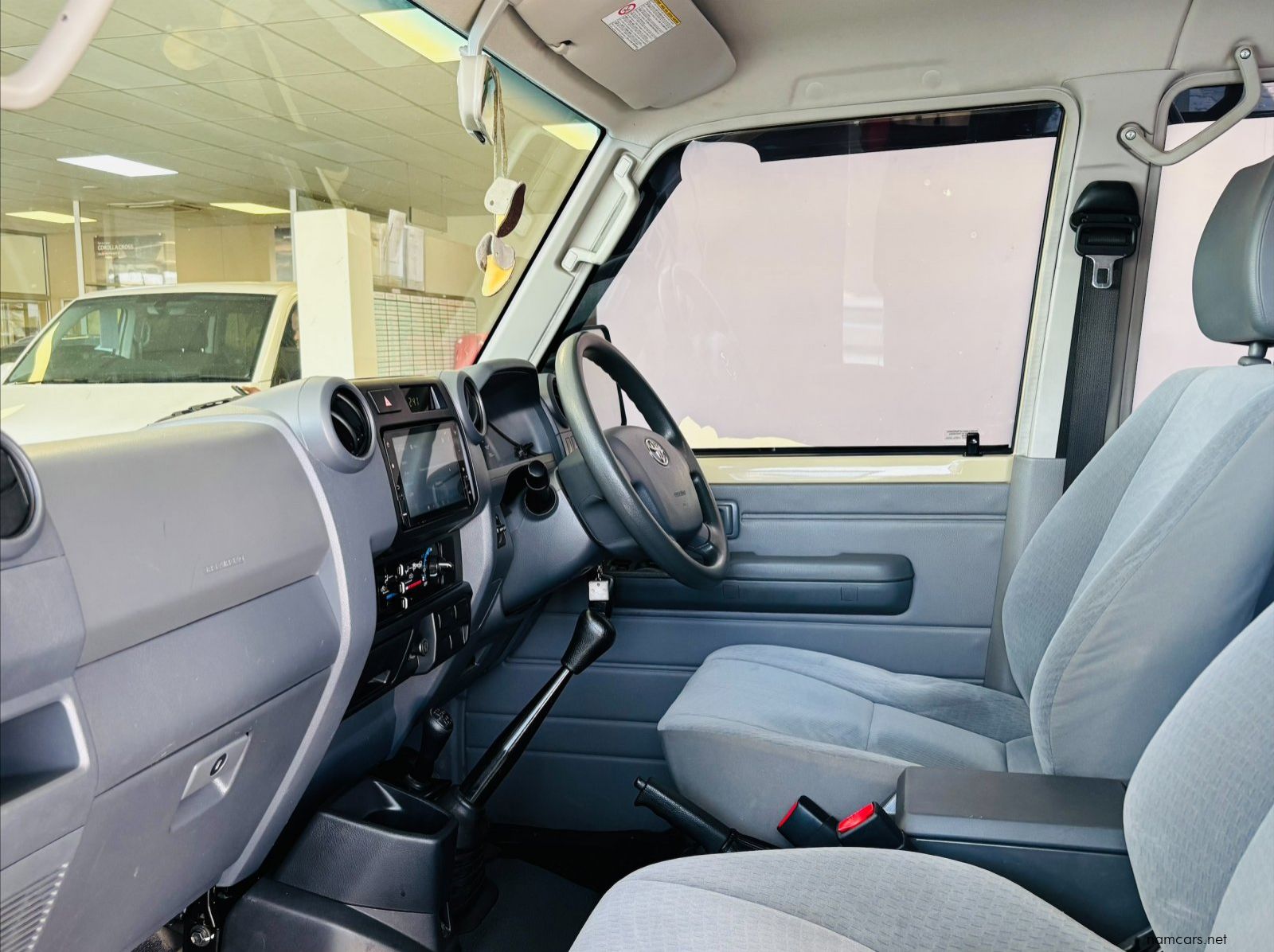 2022 Toyota Landcruiser 79 DC 4.0 Petrol V6 pictures