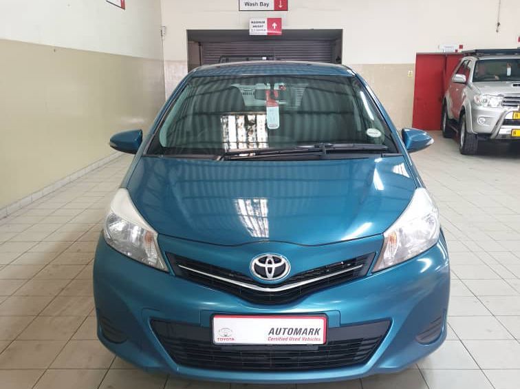 2014 Toyota Yaris 1.3 Xs 5dr 11-14 pictures