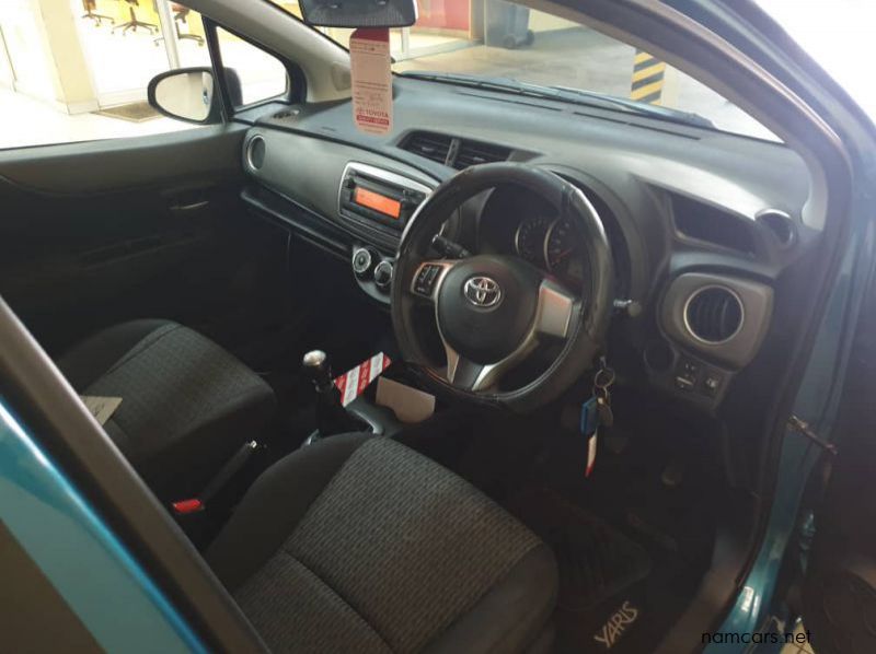 2014 Toyota Yaris 1.3 Xs 5dr 11-14 pictures