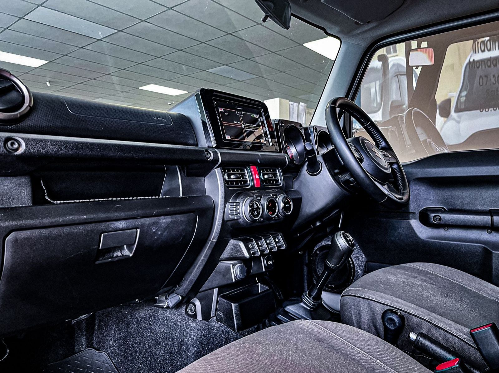 2022 Suzuki Jimny 1.5 GLX MT AWD pictures