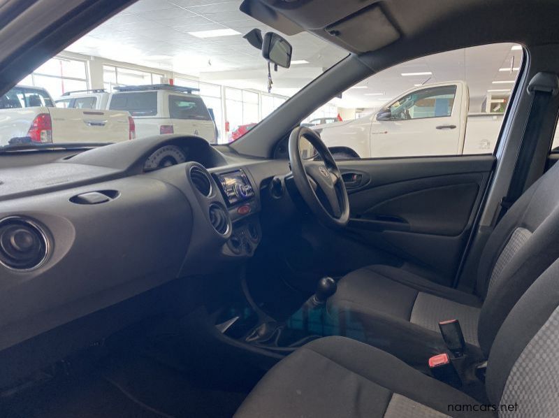 2013 Toyota Etios 1.5 XS Hatch Sprint pictures