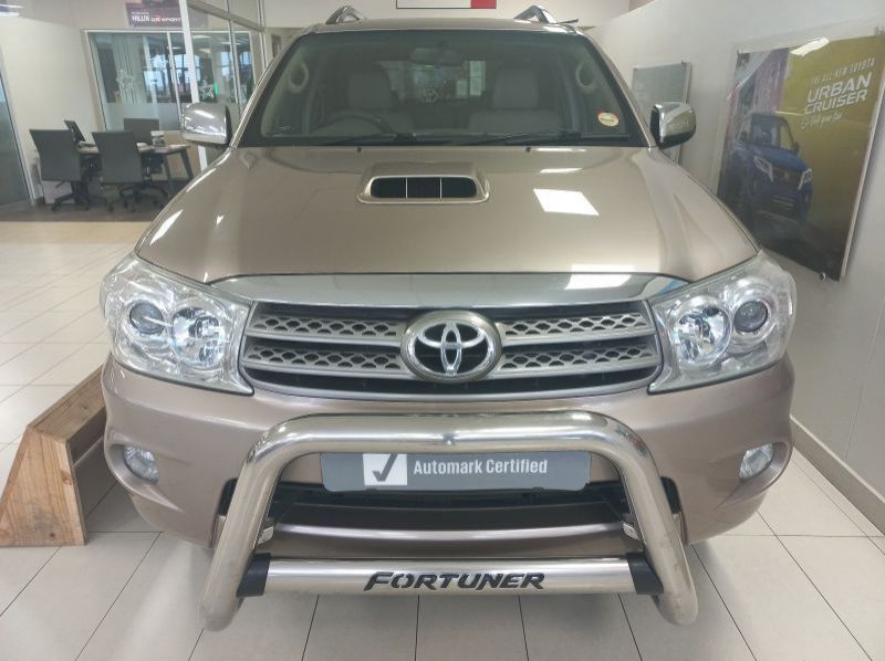 2010 Toyota FORTUNER 3.0 D4D 4X4 M pictures