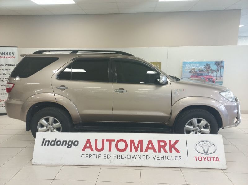 2010 Toyota FORTUNER 3.0 D4D 4X4 M pictures