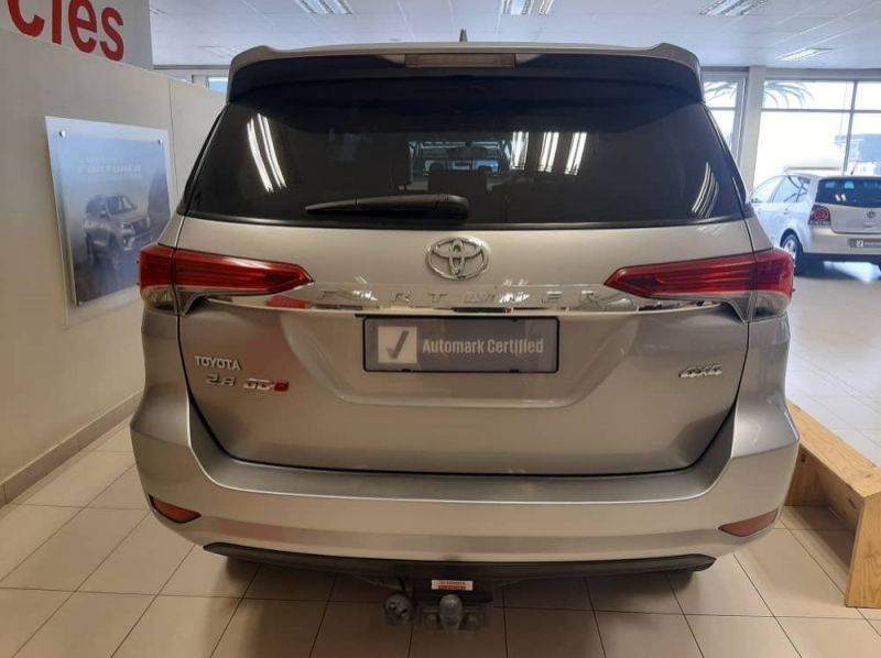 2017 Toyota FORTUNER 2.8 4X4 AT pictures