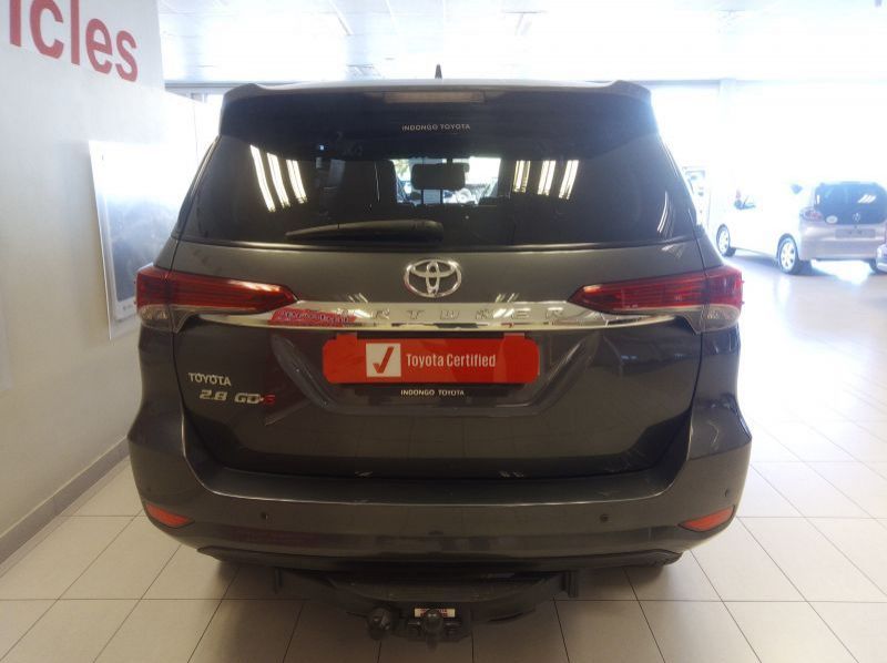 2016 Toyota FORTUNER 2.8 RB A/T pictures