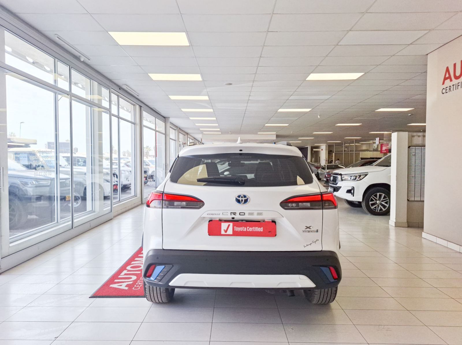 2022 Toyota Corolla Cross 1.8 XR HEV CVT pictures