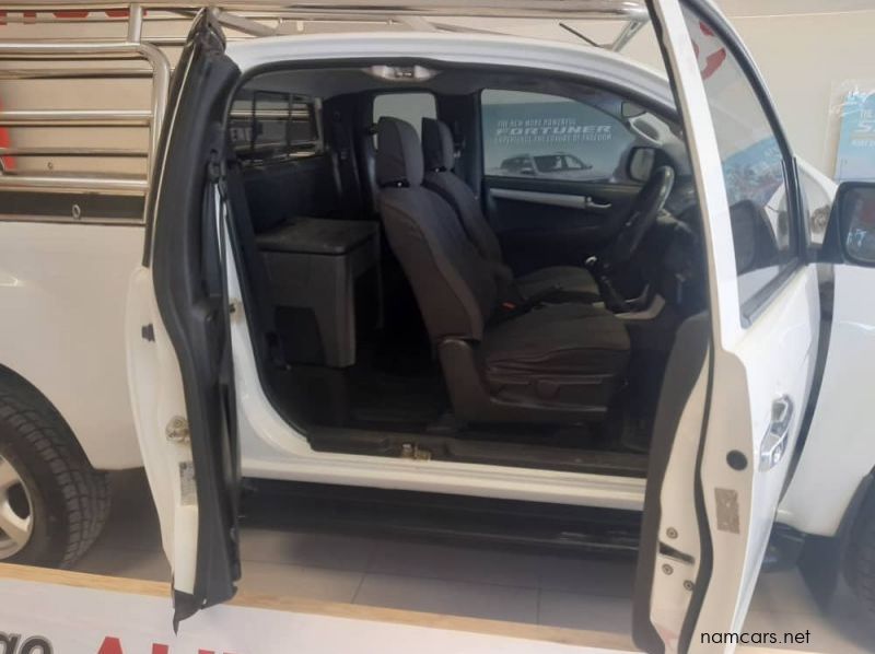 2015 Isuzu ISUZU KB 300 D TEQ PU D/C X /CAB pictures