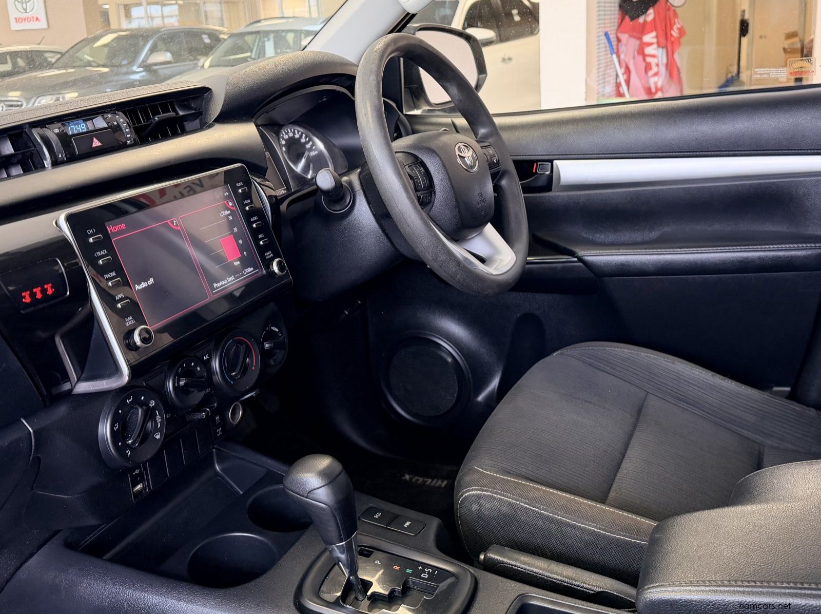 2022 Toyota HILUX 2.4 GD6 RAIDER AT pictures