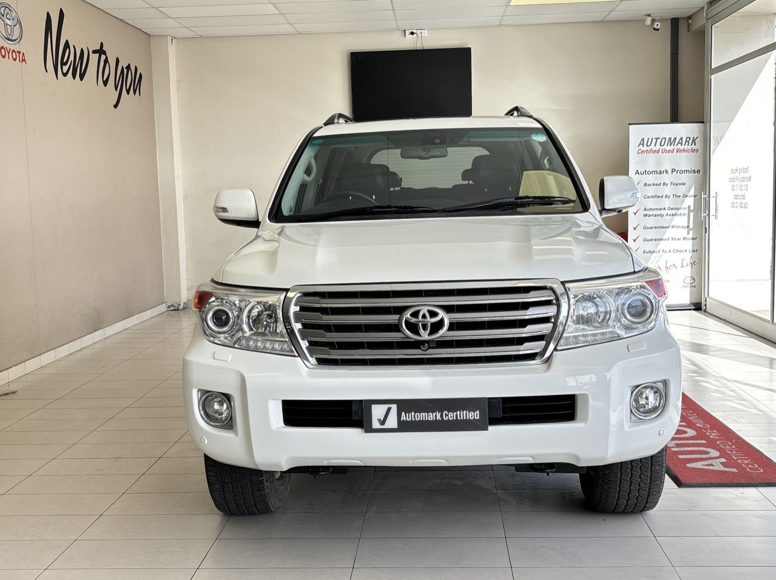 2012 Toyota LANDCRUISER 200 VX 4.5D pictures