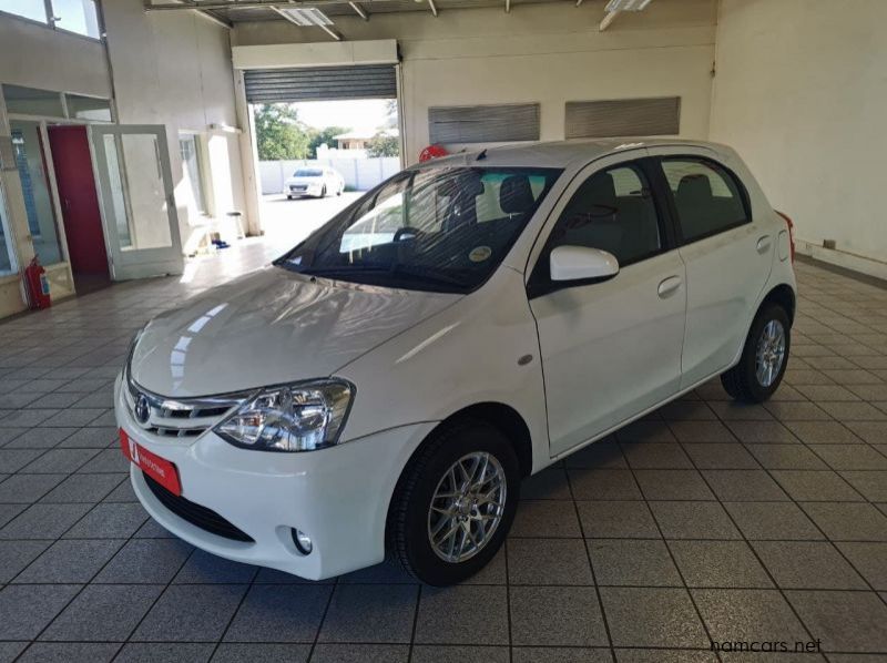 2014 Toyota TOYOTA ETIOS 1.5 XS HB pictures