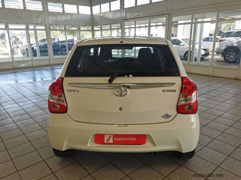 2014 Toyota TOYOTA ETIOS 1.5 XS HB pictures