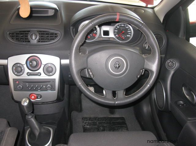 2009 Renault Clio pictures