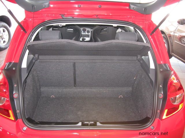 2009 Renault Clio pictures