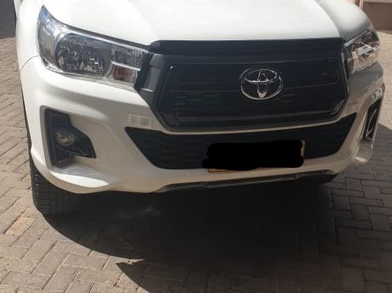 2020 Toyota Hilux 2.4 4x4 D/C A/T SRX pictures