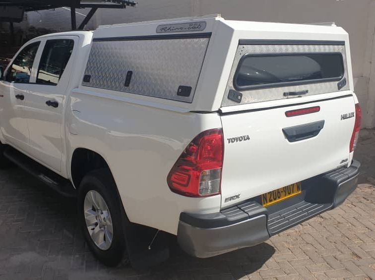 2020 Toyota Hilux 2.4 4x4 D/C A/T SRX pictures