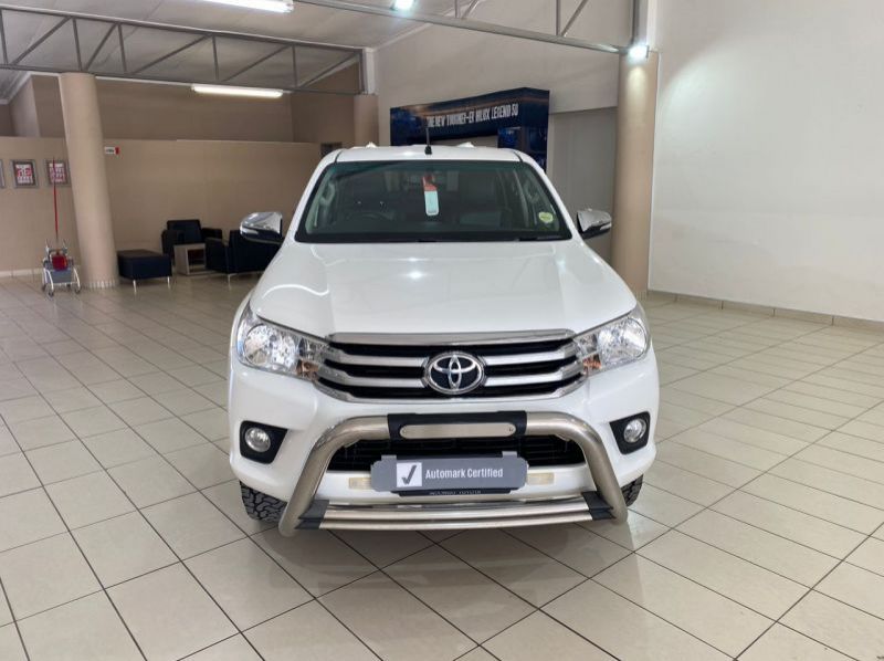 2017 Toyota Hilux pictures