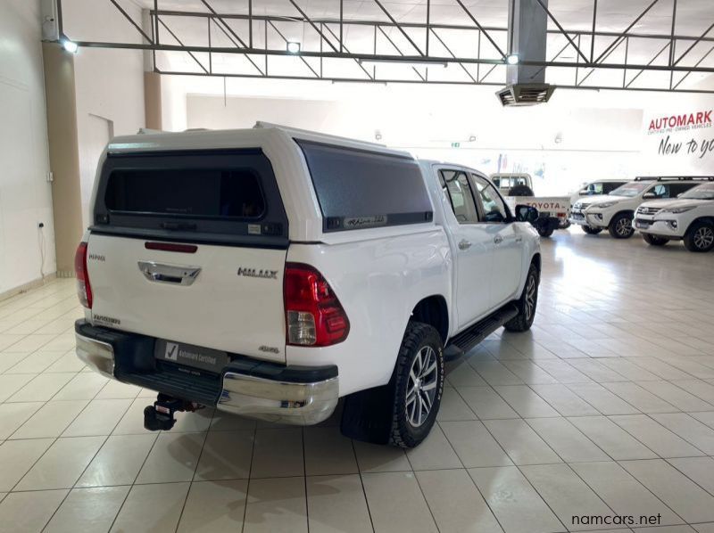 2017 Toyota Hilux pictures