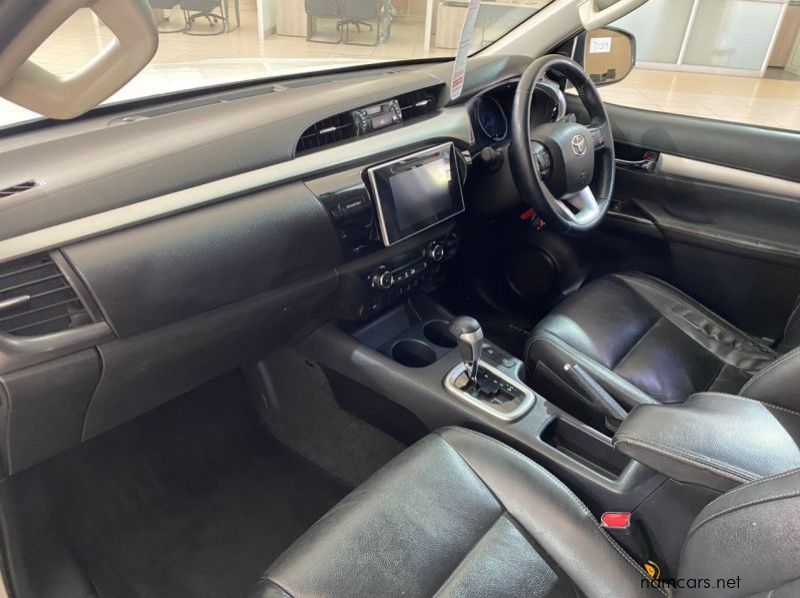 2017 Toyota Hilux pictures