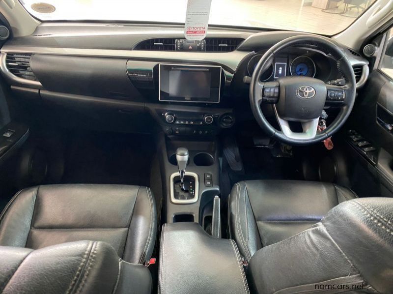 2017 Toyota Hilux pictures