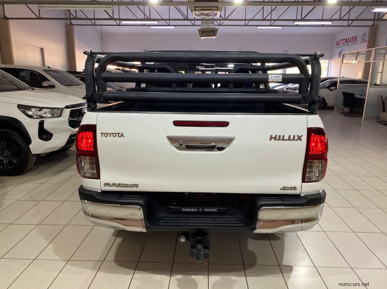 2017 Toyota Hilux 2.8 D/C A/T 4x4 pictures