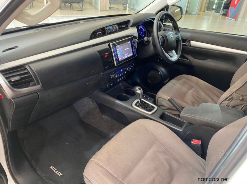 2016 Toyota hilux pictures