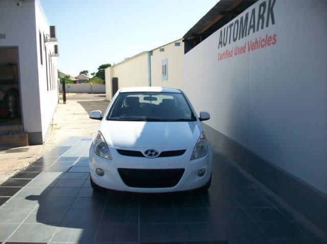 2012 Hyundai i 20 pictures