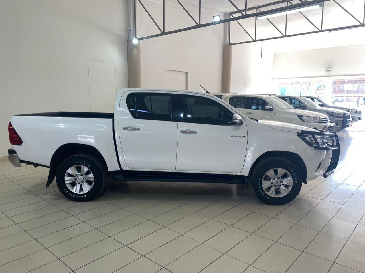 2017 Toyota Hilux 2.8 Rader D/C 4x4 pictures