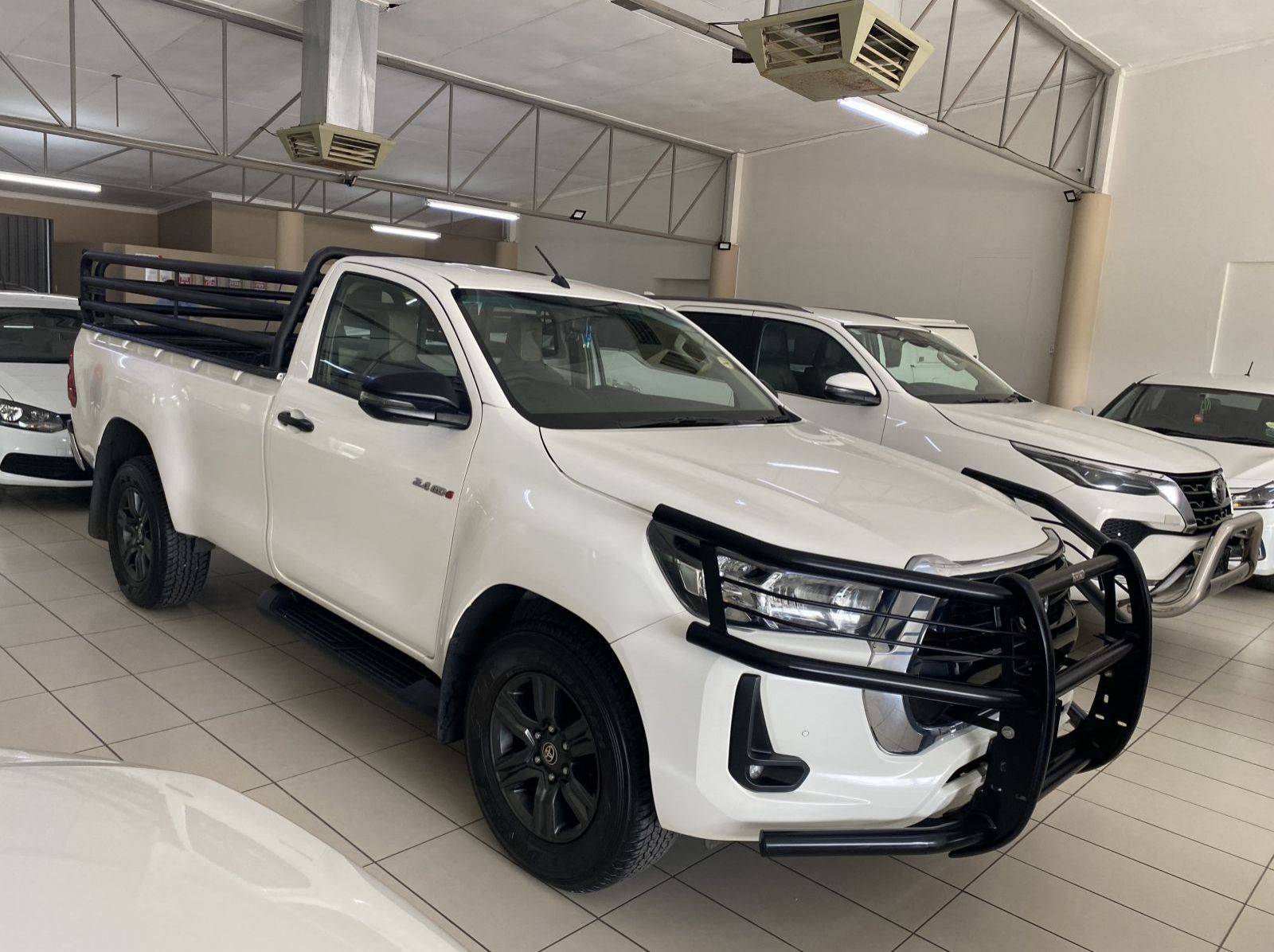 Used Toyota Hilux 2.4 S/C Raider RB  for sale in Windhoek, Walvis Bay, Okahandja, Gobabis, Mariental, Otjiwarongo, Ongwediva, Namibia