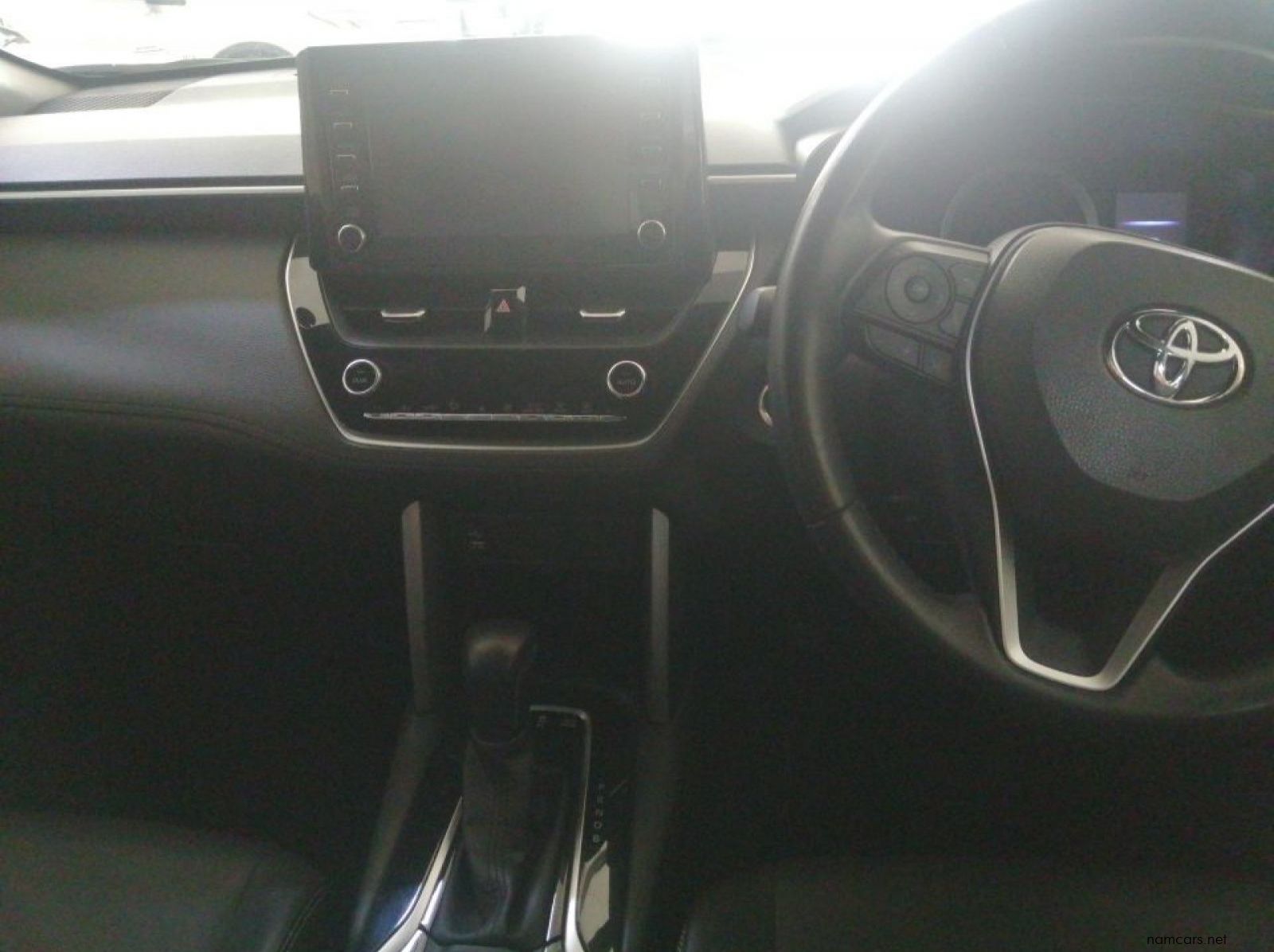 2022 Toyota Corolla Cross  1.8 XS CVT HV pictures