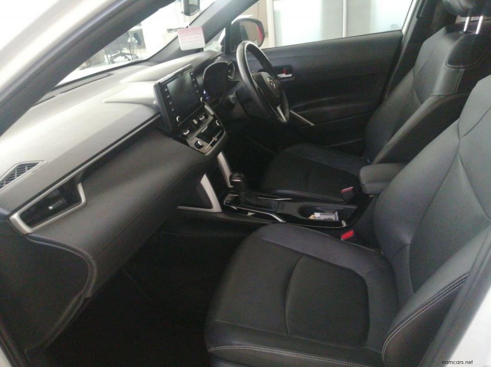 2022 Toyota Corolla Cross  1.8 XS CVT HV pictures