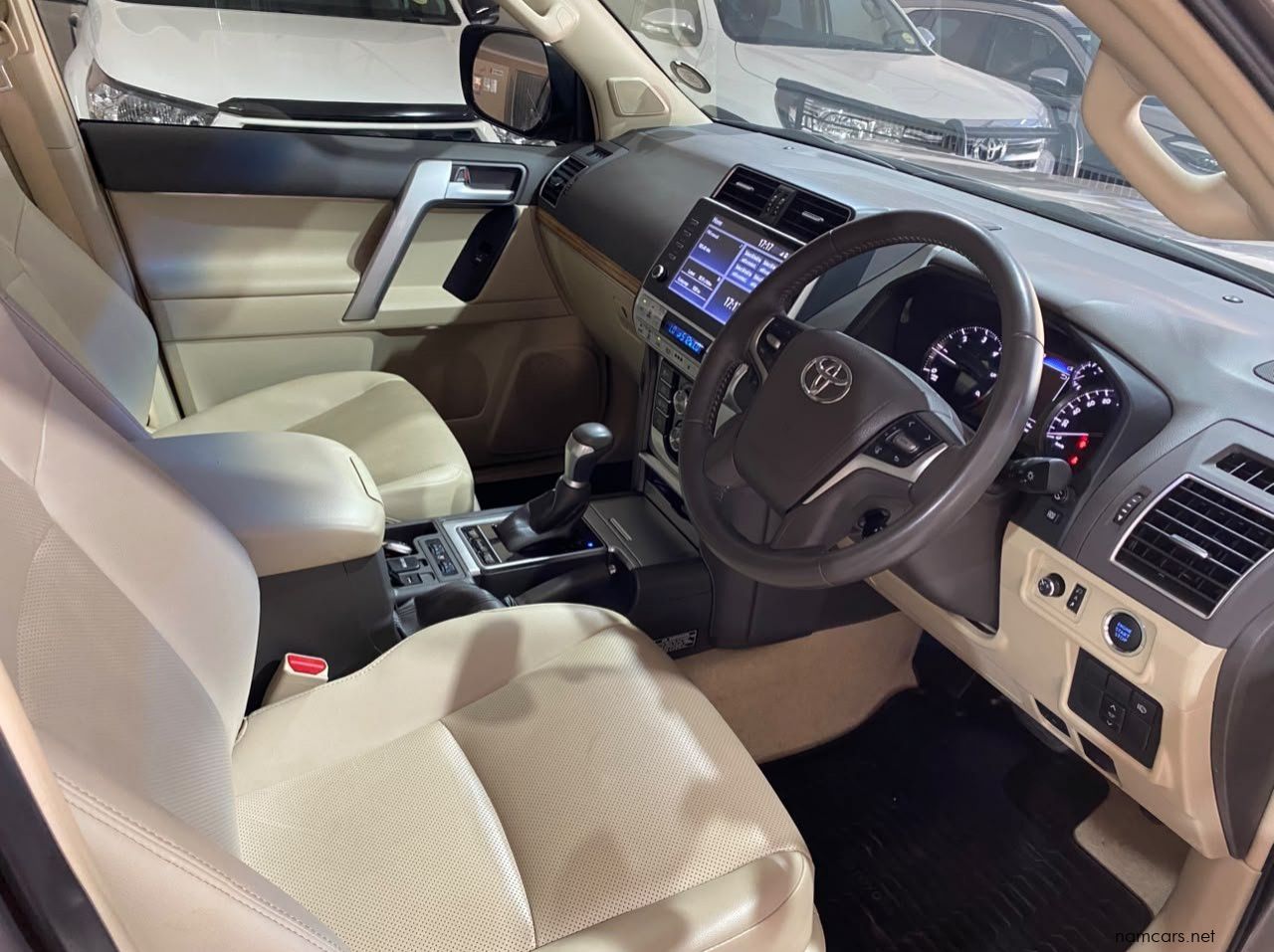 2023 Toyota Land Cruiser Prado pictures