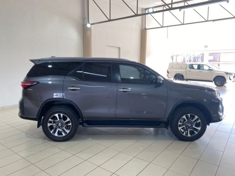 2023 Toyota Fortuner pictures