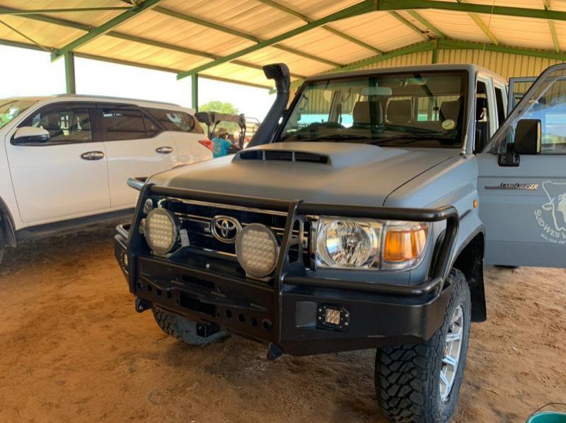 2015 Toyota Land Cruiser 4.5 V8 D/C pictures