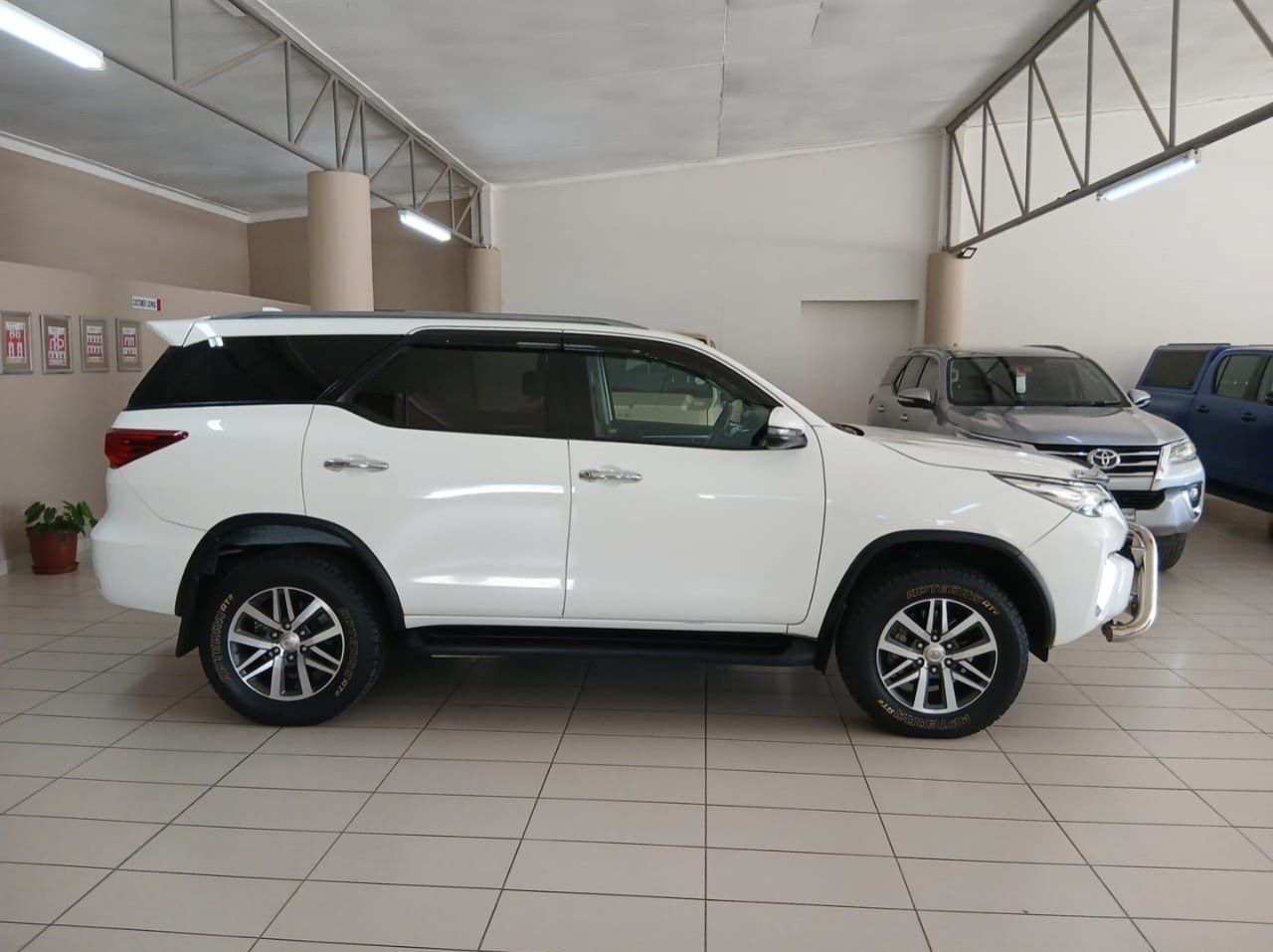 2018 Toyota Fortuner 2.8 4x4 MT pictures
