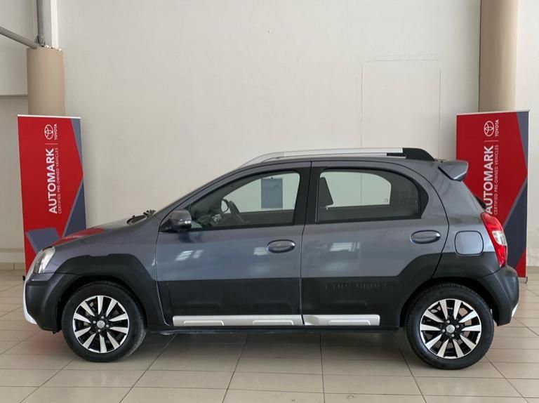 2017 Toyota Etios Hatch  Cross 1.5 Xs HB pictures