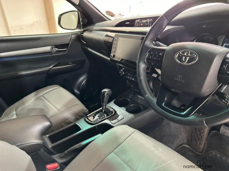 2021 Toyota Hilux 2.8 D/C RB Legend A/T pictures