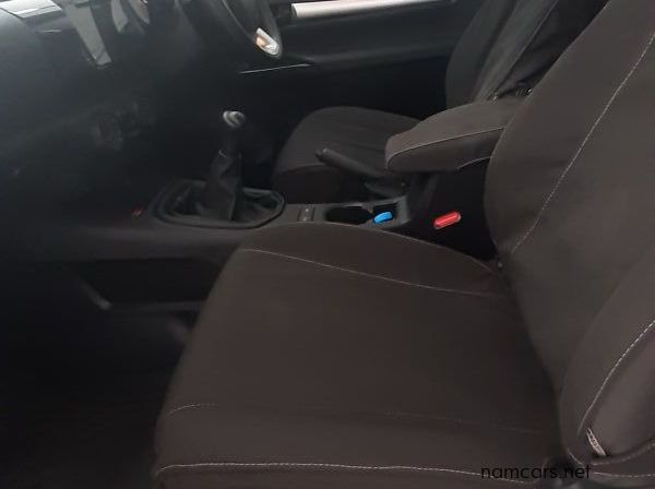 2022 Toyota Hilux S/C 2.7 vvti RB S  5 MT pictures