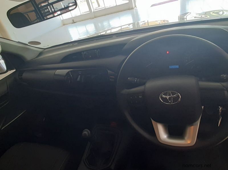 2022 Toyota Hilux S/C 2.7 vvti RB S  5 MT pictures