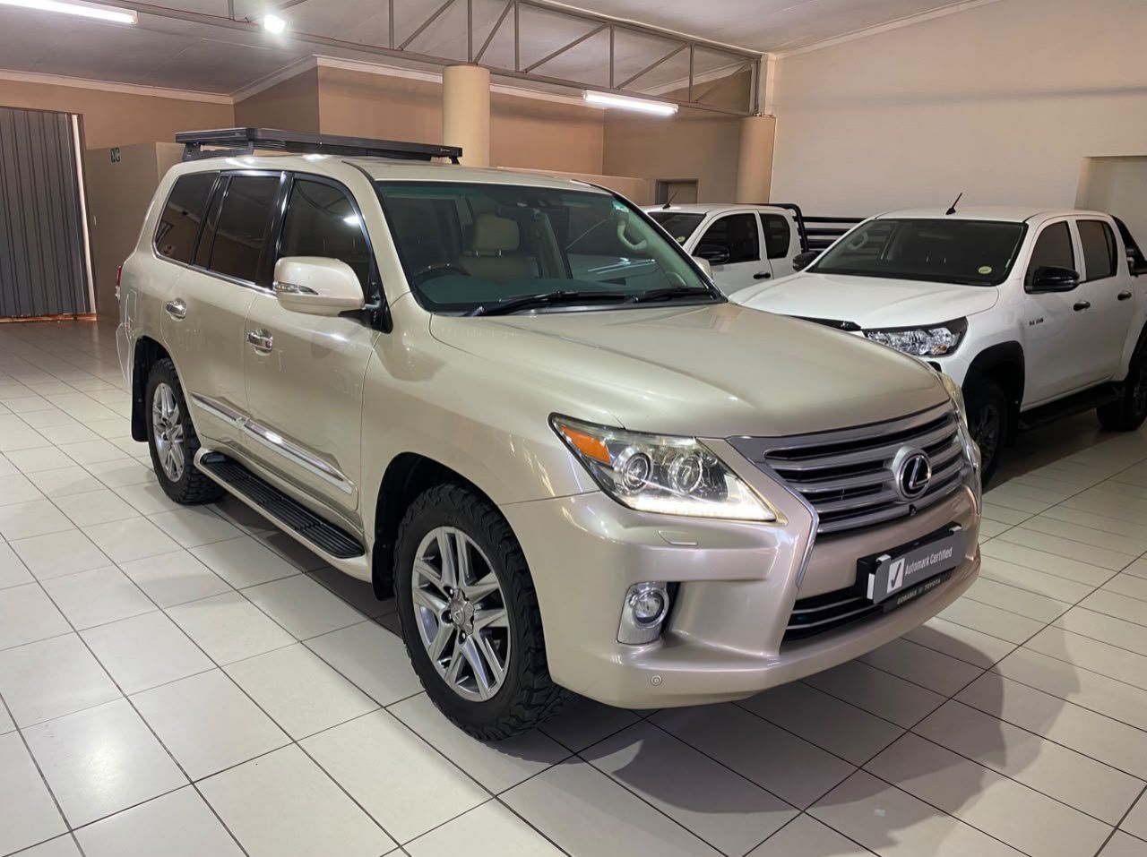 Used Lexus LEXUS LX 570 (5.7 V8) for sale in Windhoek, Walvis Bay, Okahandja, Gobabis, Mariental, Otjiwarongo, Ongwediva, Namibia