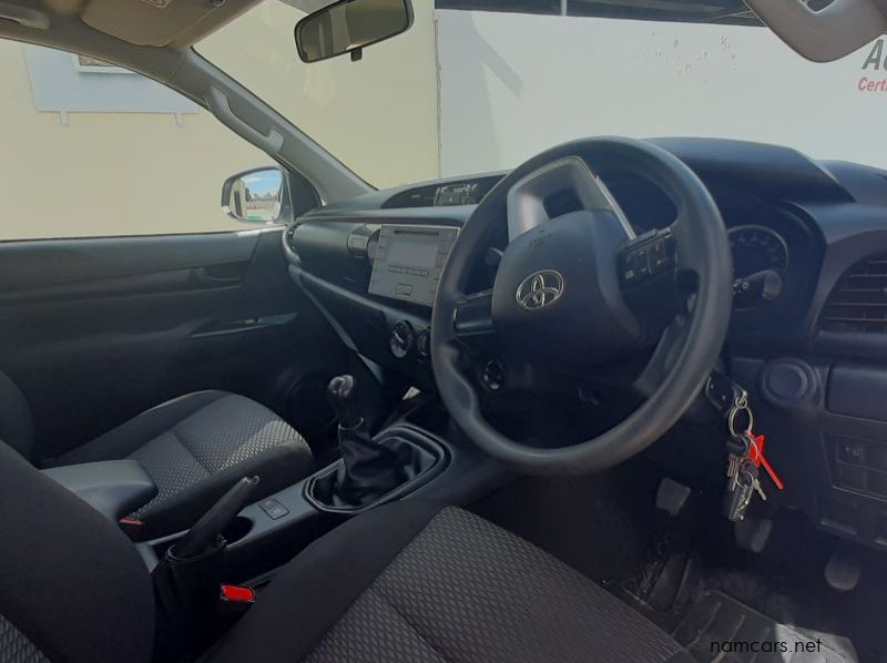 2017 Toyota Hilux D/C 2.4 GD-6 SRX 4x4 MT pictures