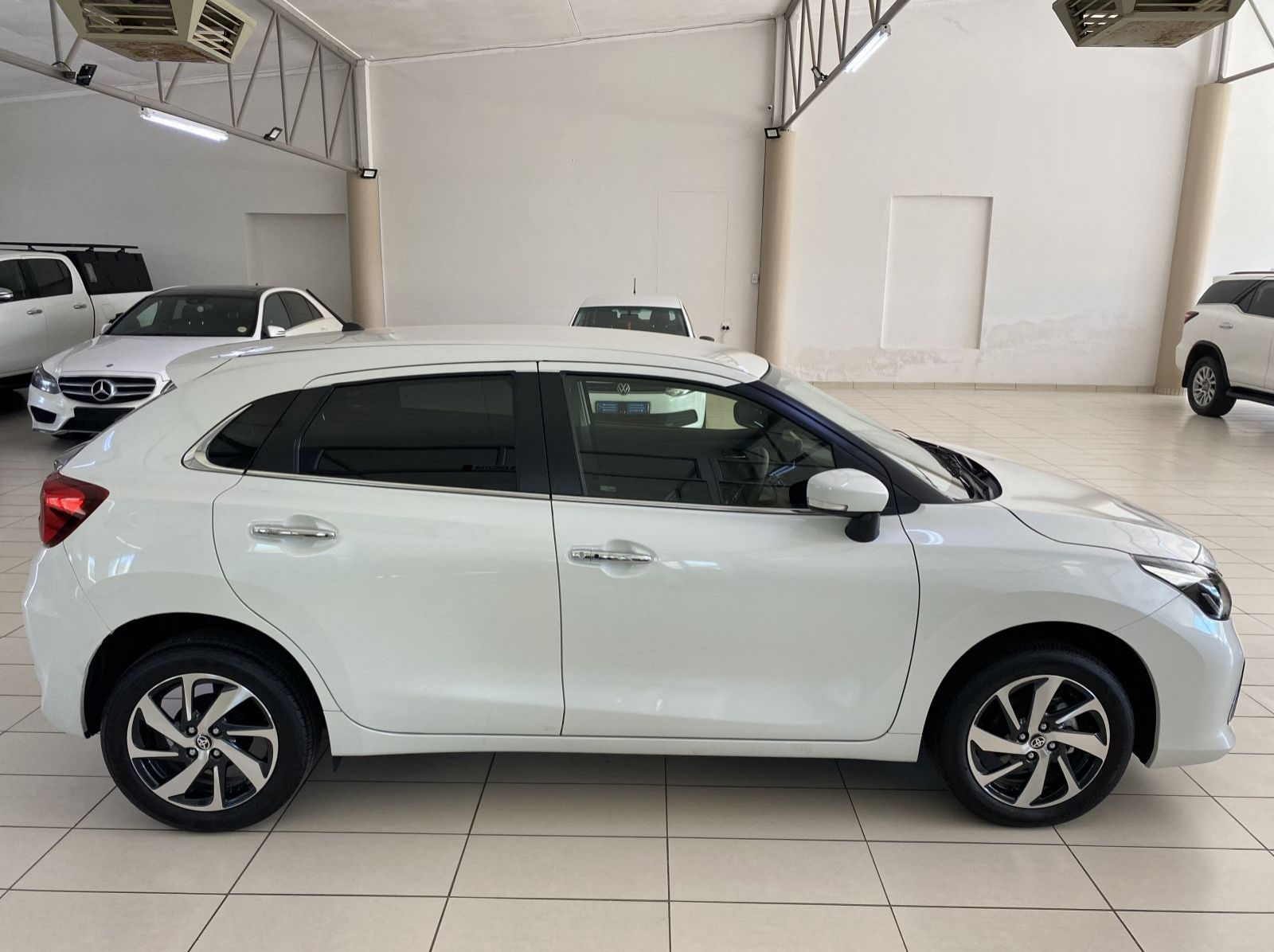 2025 Toyota starlet 1.5 AT pictures