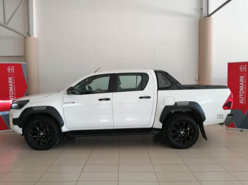 2021 Toyota Hilux Double Cab HiluxDC 2.8 4X4 LGD RS MT pictures