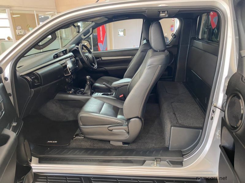 2023 Toyota Hilux XC 2.8 RB LGD MT pictures