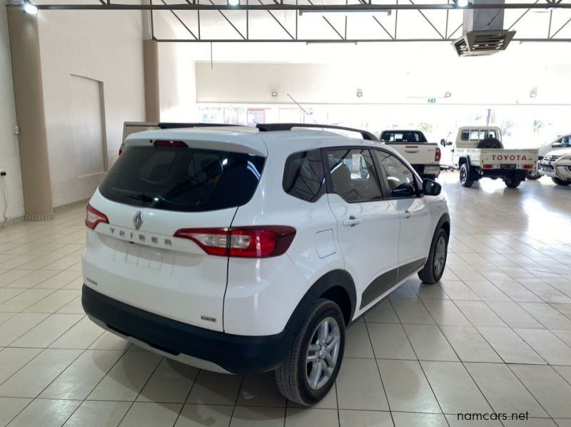 2022 Renault Triber pictures