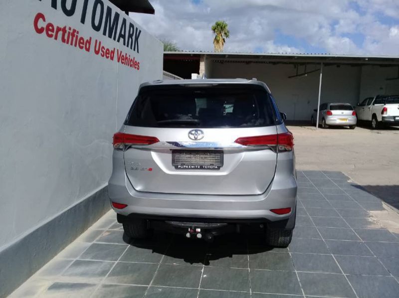 2017 Toyota Fortuner 2.8 A/T 2X4 pictures