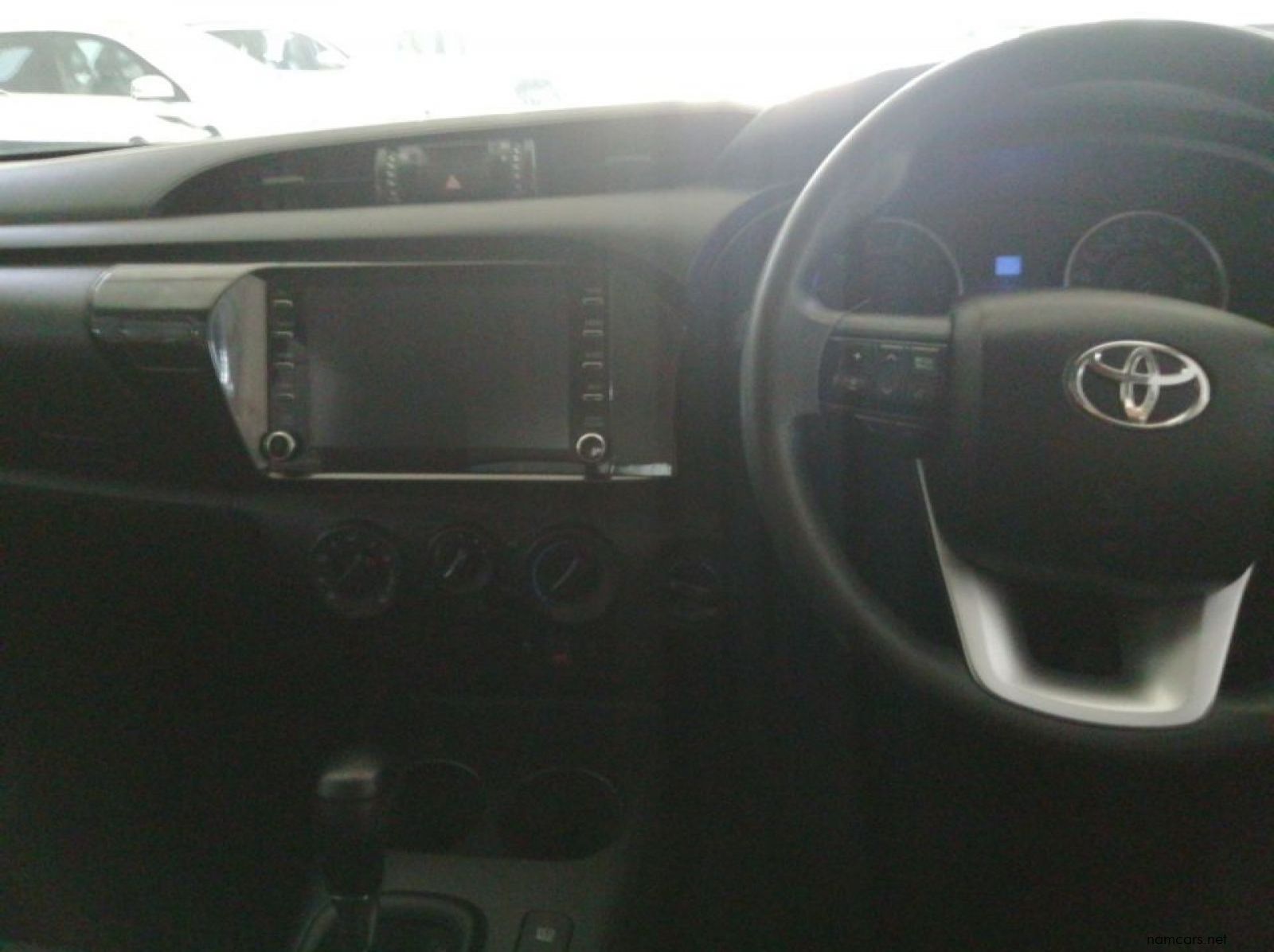 2020 Toyota Hilux 2.4 D/C 4x4 SRX pictures