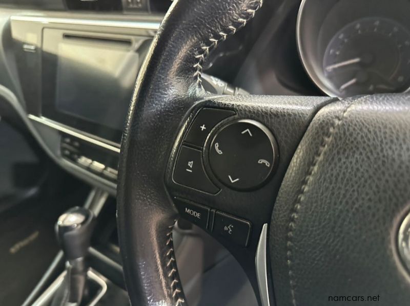 2015 Toyota AURIS pictures