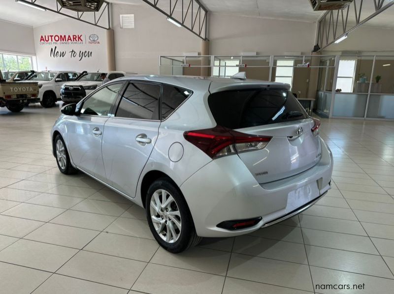 2015 Toyota AURIS pictures