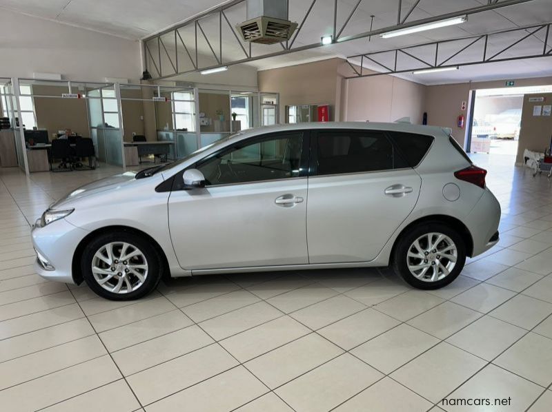 2015 Toyota AURIS pictures